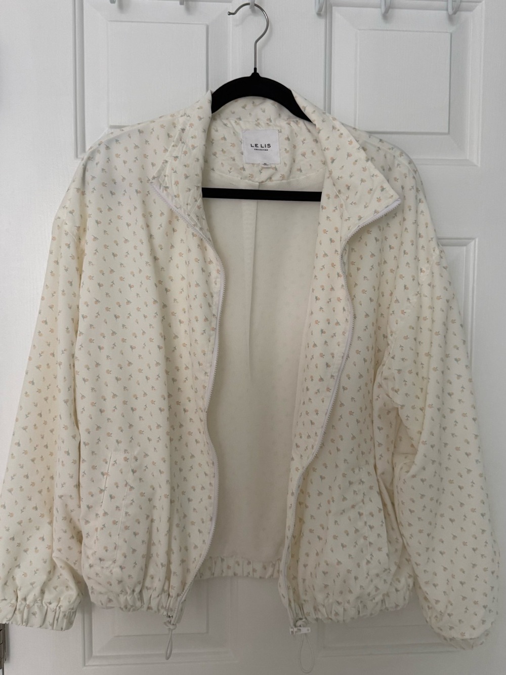Le Lis Cream Jacket with Delicate Floral Print